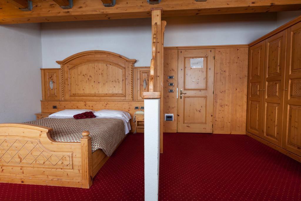 Sporting Hotel Passo del Tonale Exterior photo