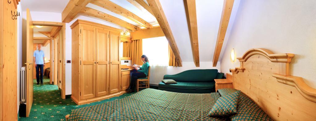 Sporting Hotel Passo del Tonale Exterior photo