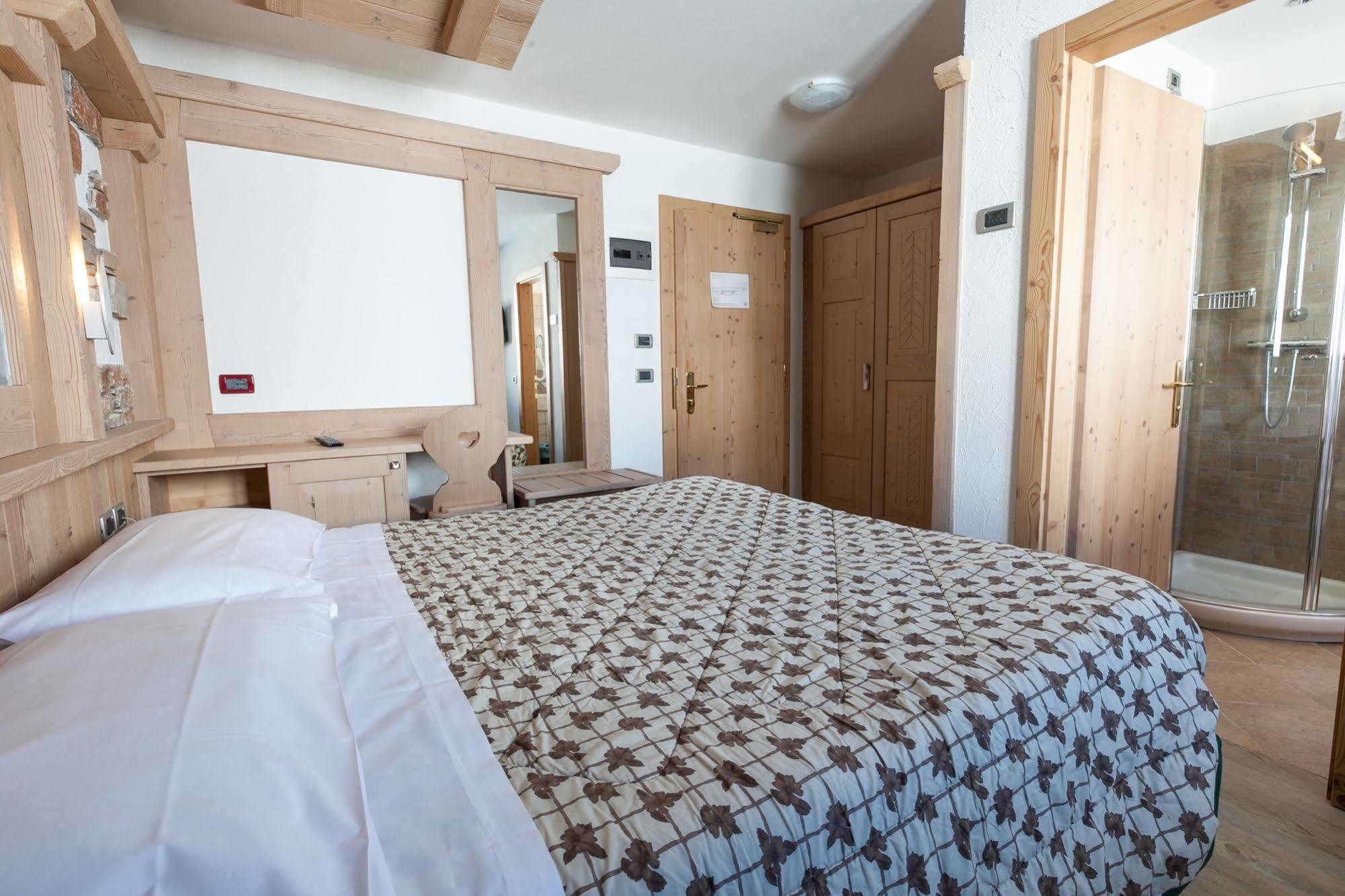 Sporting Hotel Passo del Tonale Exterior photo