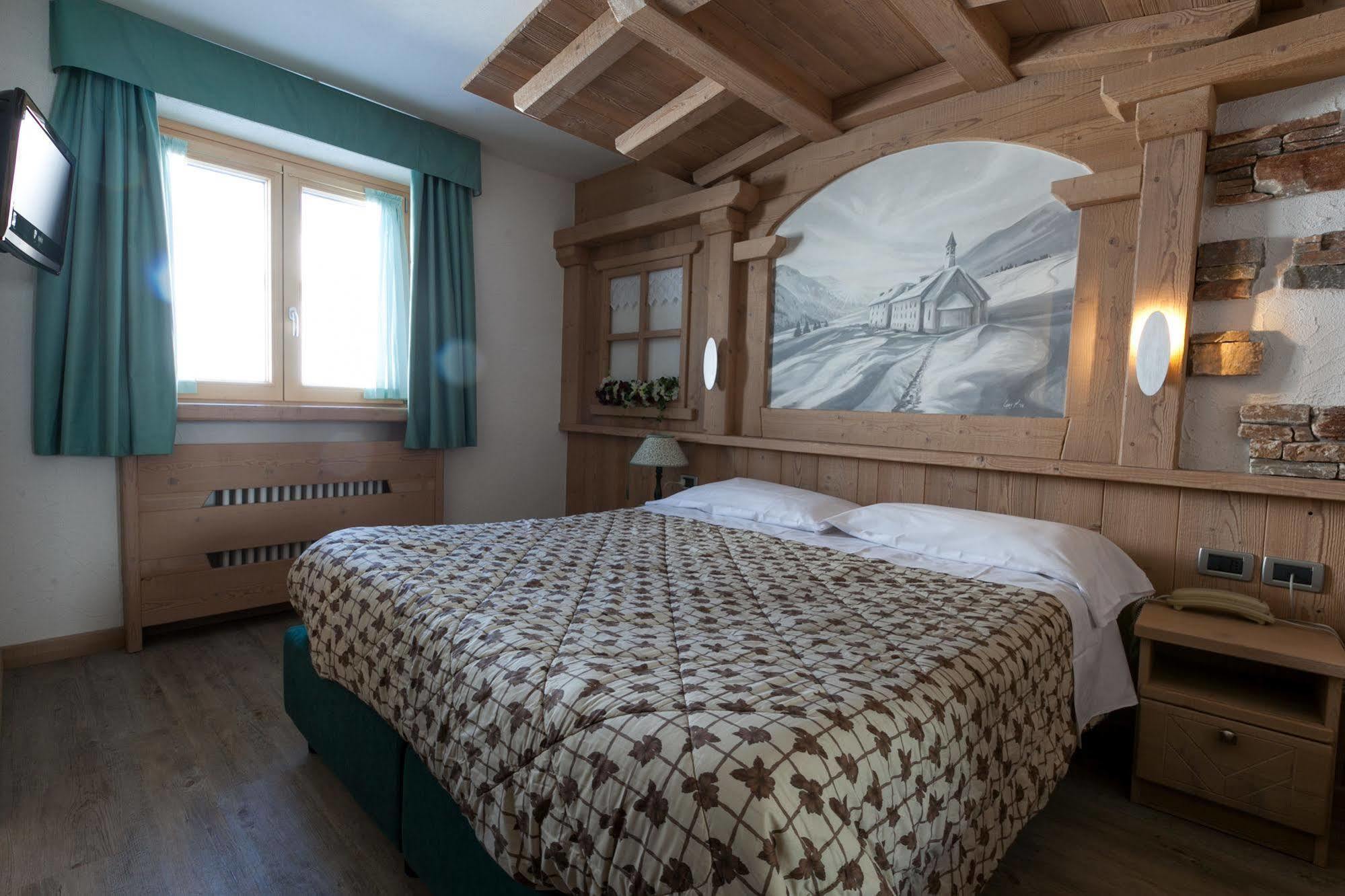 Sporting Hotel Passo del Tonale Exterior photo